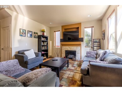 10542 NE Summer Falls St, Hillsboro, OR 97006 - photo 4