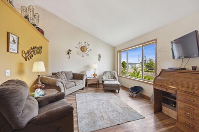 1909 Eastern Star Cir, Sauk Rapids, MN 56379 - photo 3