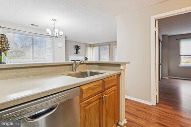 1502 Summerchase Ct, Reston, VA 20194 - photo 5