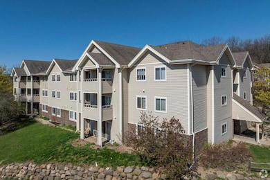 1140 Morraine View Dr unit 204, Madison, WI 53719 - photo 3