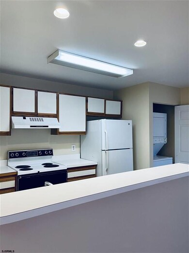 631 E Lake Front Cir unit 6, Galloway, NJ 08205 - photo 6