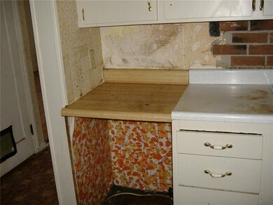 Kitchen, no appliances.