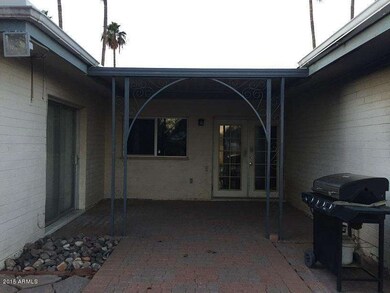 Stumper patio