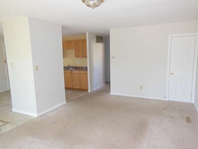 608 Topeka Dr, Carpentersville, IL 60110 - photo 2