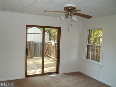 306 Morton Ave, Folsom, PA 19033 - photo 4