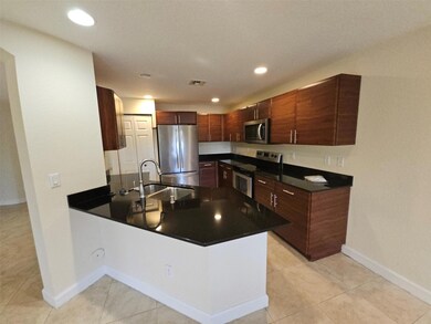 6185 Laurel Ln unit B, Tamarac, FL 33319 - photo 4