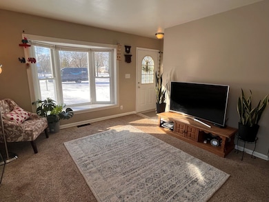 1605 E Haley St, Midland, MI 48642 - photo 2