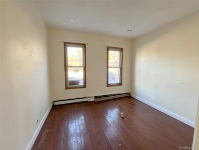 6040 55th Dr, Maspeth, NY 11378 - photo 3