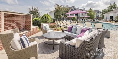 14325 Plantation Park Blvd unit Dilworth w/ Solarium, Charlotte, NC 28277 - photo 5