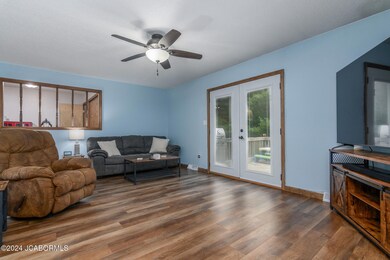 1609 Oak View Dr-09