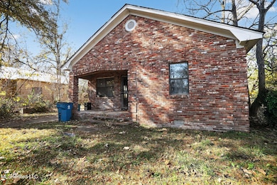 421 Lincoln Place, Clarksdale, MS 38614 - photo 3