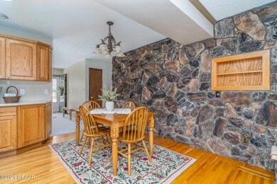 1806 Drees Dr, Grand Forks, ND 58201 - photo 5