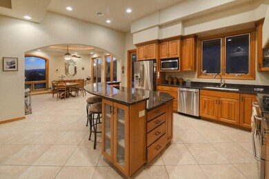 3879 N River Gate