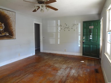 105 E Cherry St, Andrews, SC 29510 - photo 2