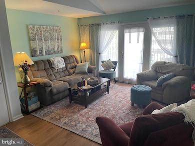 1907 Waters Edge Dr unit 128, Newark, DE 19702 - photo 3