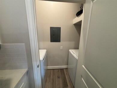 504 Nursery Rd unit 1207, the Woodlands, TX 77380 - photo 2