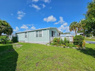 Side Front Yard/Deck
