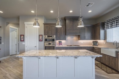 29-web-or-mls-1437 Colbey Loop-030