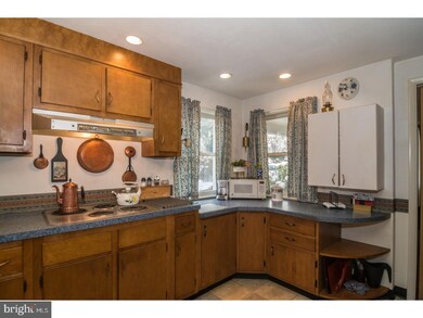 125 Keeley Ave, Doylestown, PA 18901 - photo 5