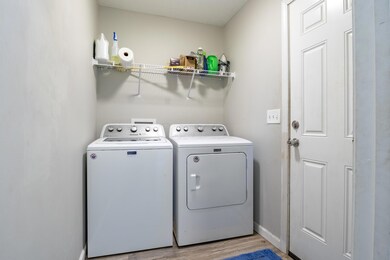 817 Gulliver Dr, Columbus, OH 43207 - photo 5