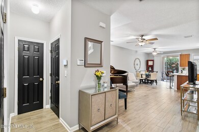 8862 Grassy Bluff Dr, Jacksonville, FL 32216 - photo 4