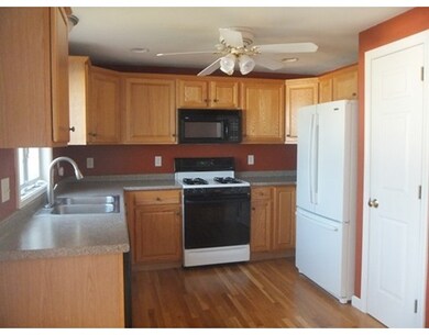 13 Meghan Ln unit 13, Dracut, MA 01826 - photo 3