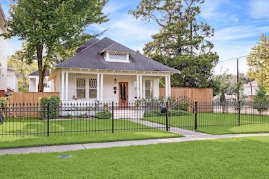 1847 Cortlandt St, Houston, TX 77008 - photo 2