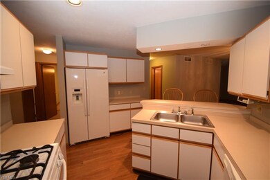nice clean kitchen