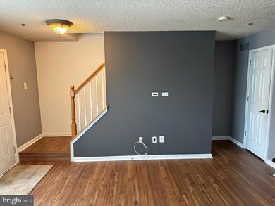 3002 Creekside Ct unit 40, Warrington, PA 18976 - photo 5