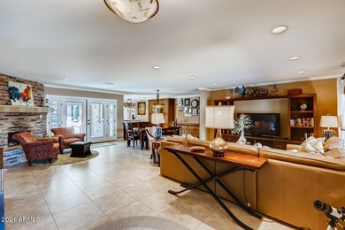 Living dining kitchen