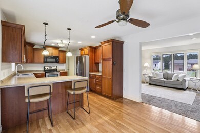 1007 Eric Ln, Waunakee, WI 53597 - photo 6