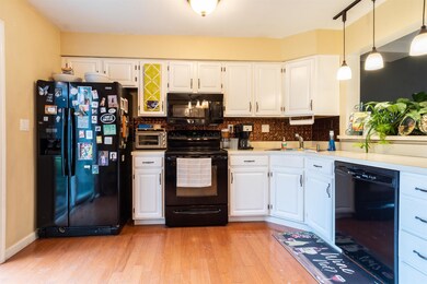 34 Riviera Rd, Hudson, NH 03051 - photo 6