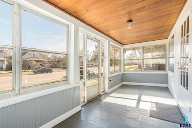 317 N Franklin Ave, Sioux Falls, SD 57103 - photo 6