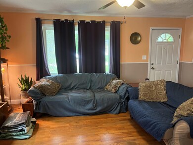 216 W Howe living room 2