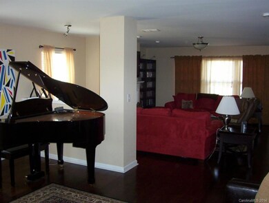 1111 Valley St, Statesville, NC 28677 - photo 3