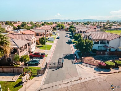 1020 Meadow Dr unit 15, Calexico, CA 92231 - photo 3