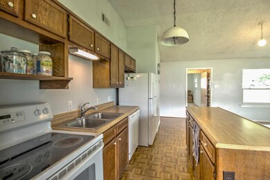 209 Kiowa Dr N, Gainesville, TX 76240 - photo 7