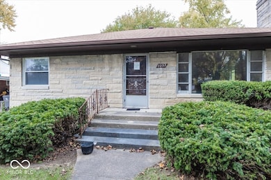 7232 E 10th St, Indianapolis, IN 46219 - photo 2