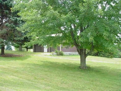 W6727 Pond View Rd, Monroe, WI 53566 - photo 3