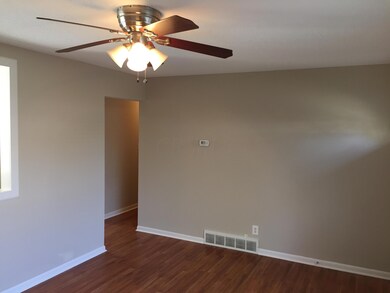Family Room w/ceiling fan