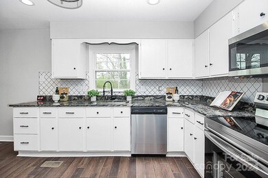 1010 Old Providence Rd, Gastonia, NC 28052 - photo 3