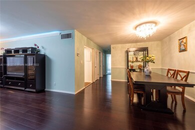 Living Room / Dining Room