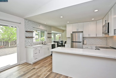 5516 Langford Ct, Concord, CA 94521 - photo 6