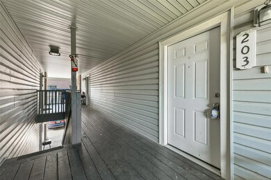 319 SE 3rd St unit 203, Grand Prairie, TX 75051 - photo 3