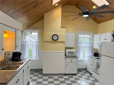 13 Newport Ave unit 3, Newport, RI 02840 - photo 2
