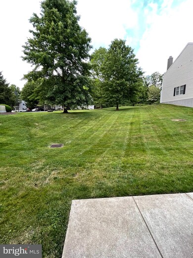 3804 Fox Pointe Ct unit 3804, Glen Mills, PA 19342 - photo 6