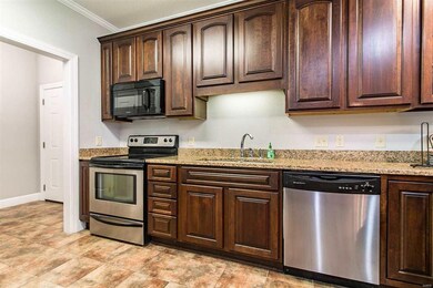 106 Kaylee Cir, Poplar Bluff, MO 63901 - photo 2