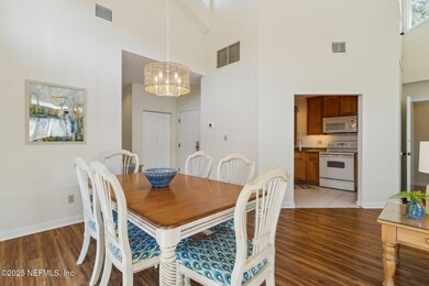 (7) 7-web-or-mls-12_ EM 23172319 Boxwood