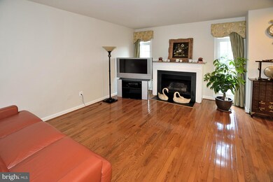 4550 Fair Valley Dr, Fairfax, VA 22033 - photo 6