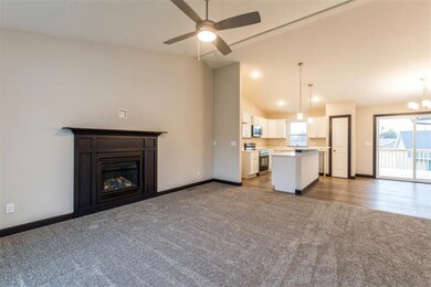 2027 Holly Meadow Ave SW, Cedar Rapids, IA 52404 - photo 2